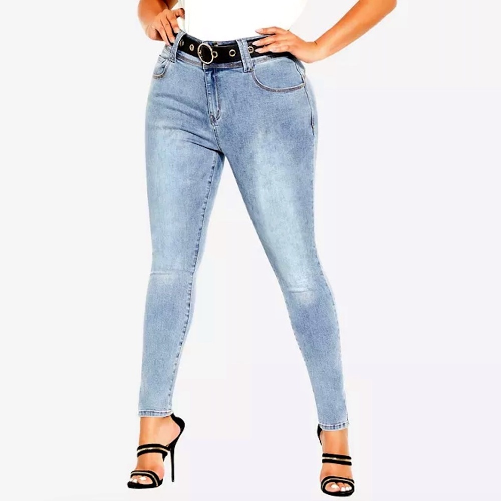 EUC City Chich Trendy Harley High Rise Skinny Short Jeans Size 18S Short